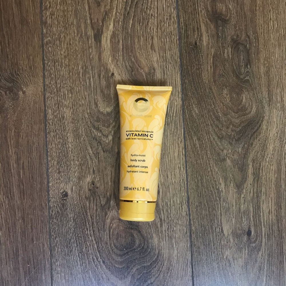 Body scrub vitamin C Elizabeth Grant barely used